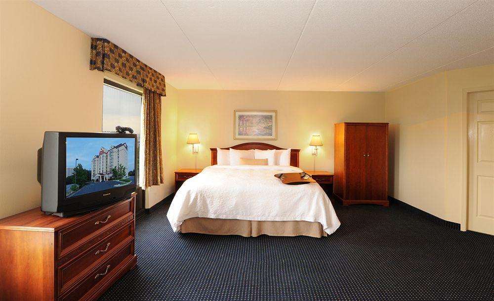 Hampton Inn & Suites Atlanta-Galleria Smyrna Exterior foto